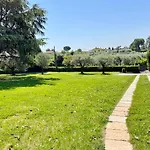 Vila Antonio *